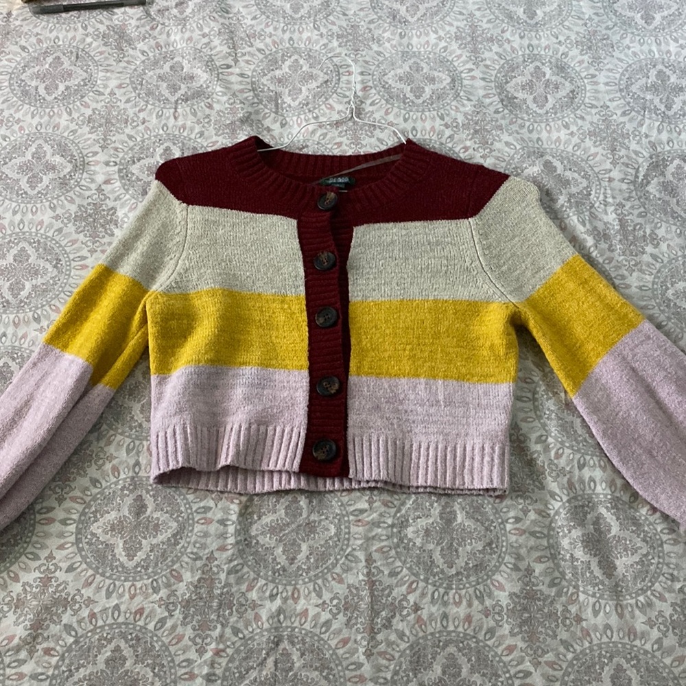 Long sleeve crop top button up